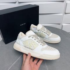 Classic Low Sneakers