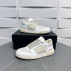 Classic Low Sneakers