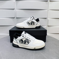 Classic Low Sneakers